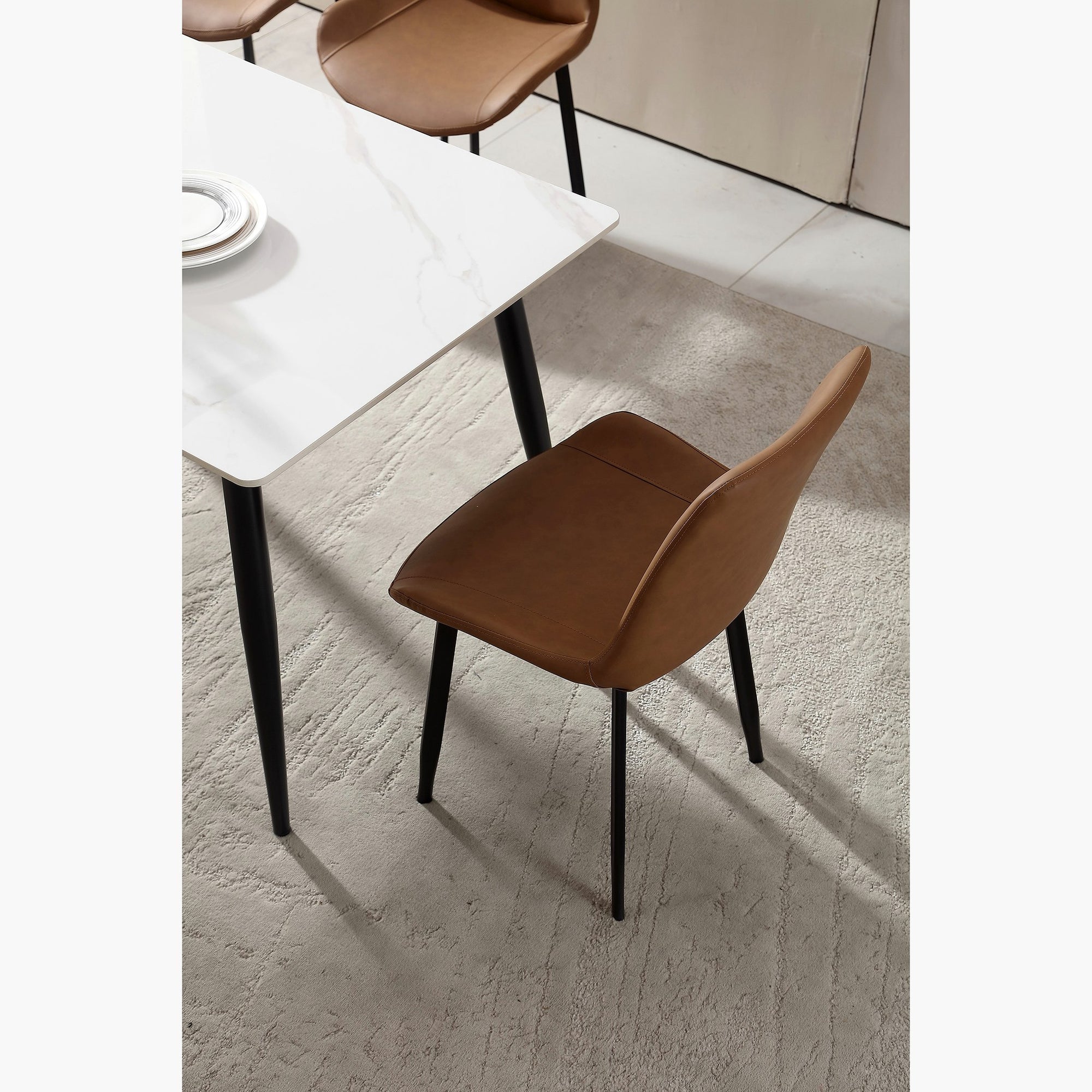 Scaune de dining design scandinav, aspect minimalist